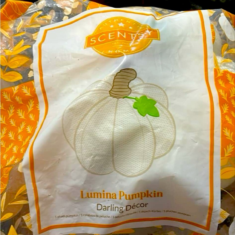 Lumina pumpkin Scentsy decor